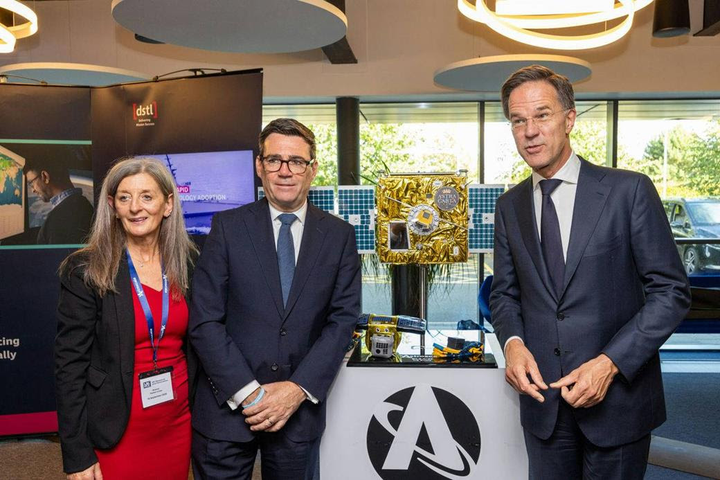 NATO Secretary General Mark Rutte and UK Prime Minister Andy Burnham during a visit to the Harwell Science and Innovation Campus in Didcot.