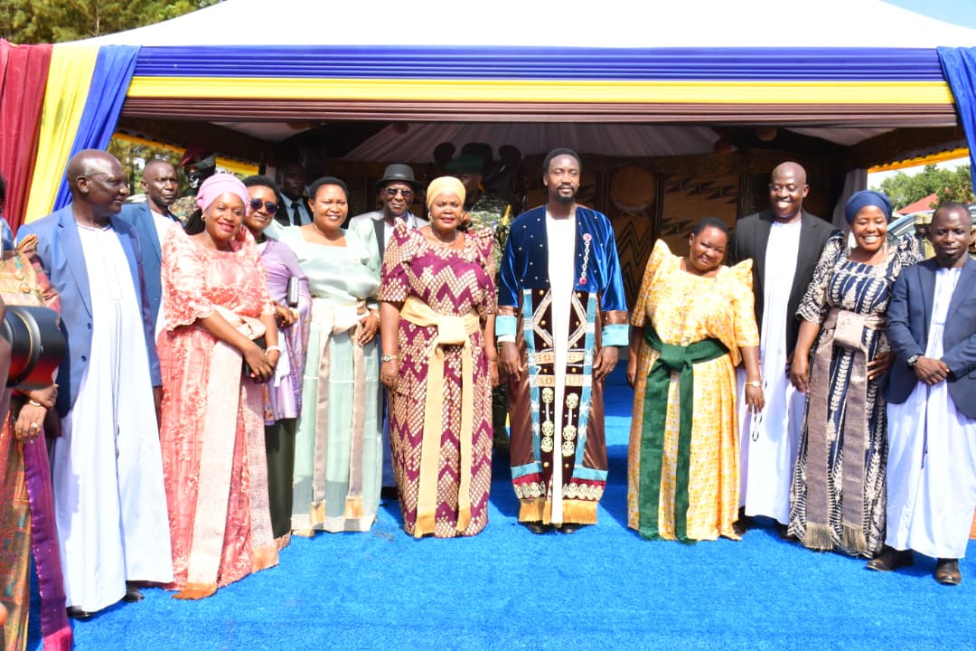 Kyabazinga William Gabula Nadiope IV addresses guests and subjects during his 12th Coronation Anniversary celebrations in Mayuge. Suggested Photo Caption